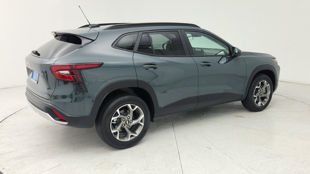 Used 2026 Chevrolet Trax LT FWD image 7