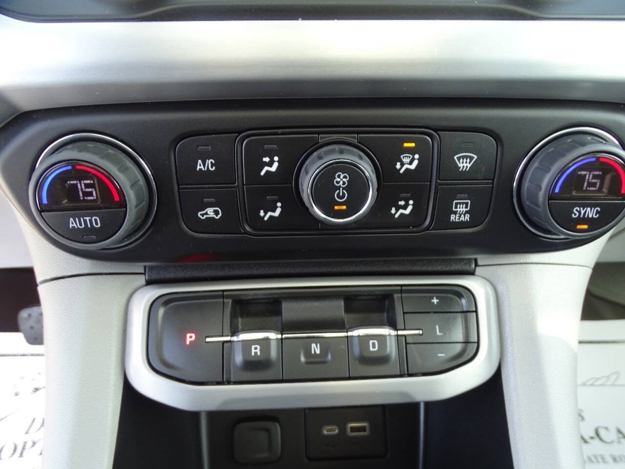Used 2023 GMC Acadia AWD SLE image 29