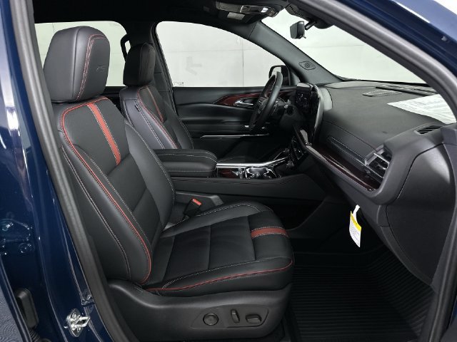 New 2027 Chevrolet Traverse RS w/ LPO, Floor Liner Package FWD image 30