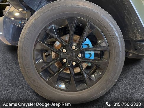 Used 2023 Jeep Wrangler Unlimited Sahara w/ Cold Weather Group AWD/4WD image 21