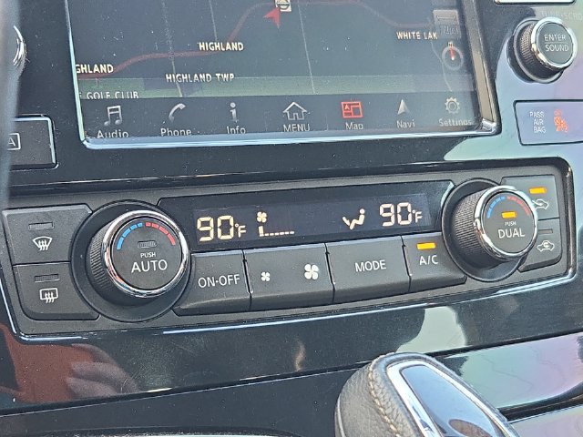 Used 2017 Nissan Maxima 3.5 SV FWD image 19