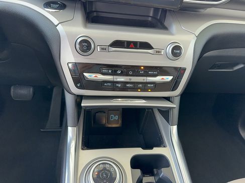 Certified 2023 Ford Explorer XLT w/ Equipment Group 202A RWD image 23