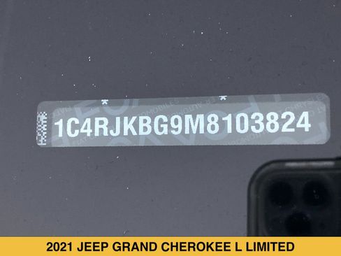 Used 2021 Jeep Grand Cherokee L Limited AWD/4WD image 18