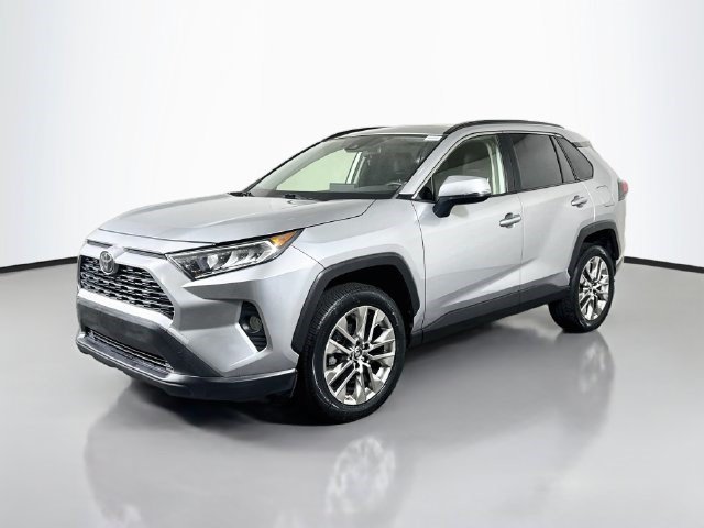 Used 2019 Toyota RAV4 XLE Premium FWD image 4