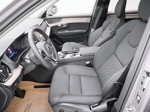 New 2026 Volvo XC90 B6 Core image 16