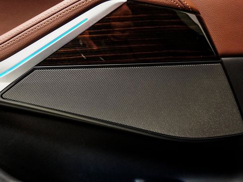 Used 2021 BMW X5 xDrive45e w/ Premium Package image 11