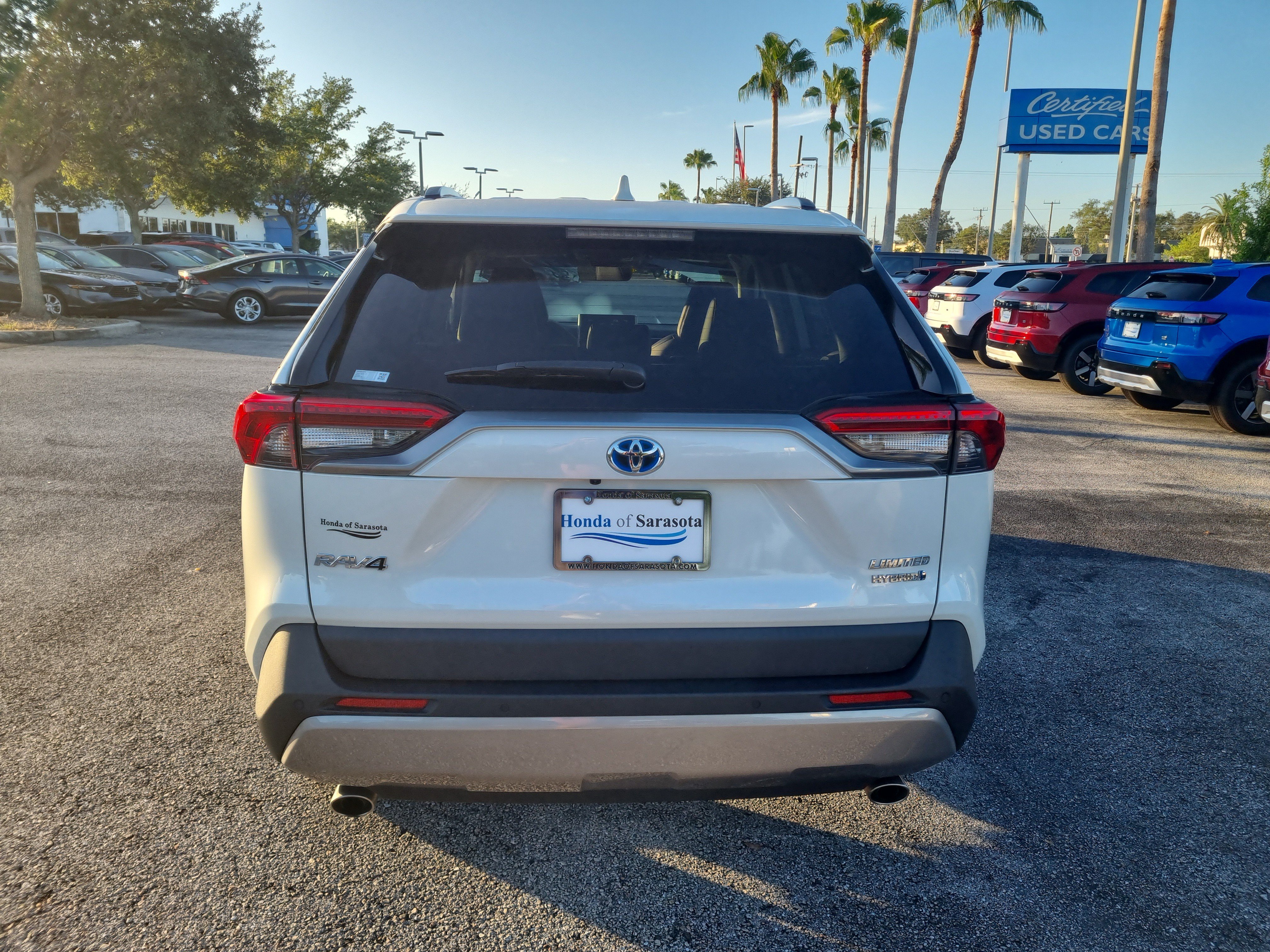 Used 2022 Toyota RAV4 Limited AWD/4WD image 6