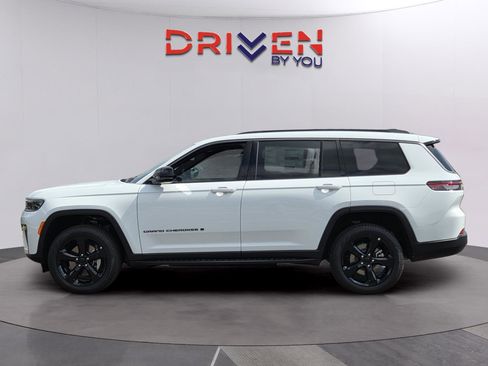 New 2026 Jeep Grand Cherokee L Limited image 2