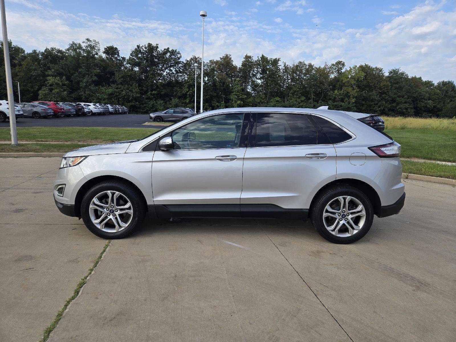 Used 2018 Ford Edge Titanium w/ Equipment Group 301A FWD image 5