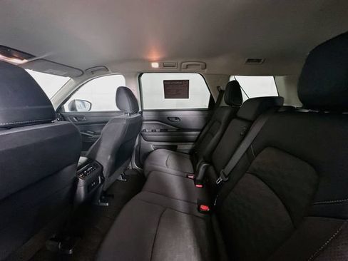 Used 2024 Nissan Pathfinder SV FWD image 23