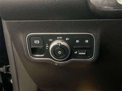 Certified 2021 Mercedes-Benz GLB 250 4MATIC image 19