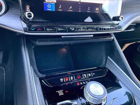 Used 2024 Jeep Wagoneer L Series II w/ Flexible Seating Group image 27