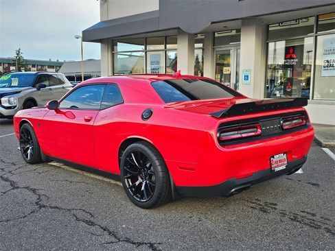 Used 2015 Dodge Challenger SRT Hellcat image 3