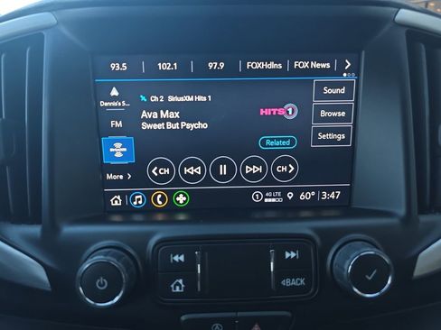 Used 2024 GMC Terrain SLT image 21