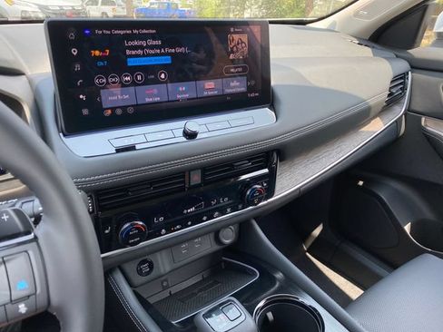 New 2026 Nissan Rogue Platinum AWD/4WD image 17