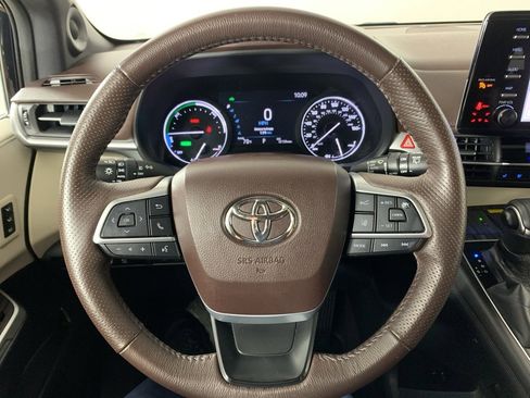 Used 2021 Toyota Sienna Platinum image 7