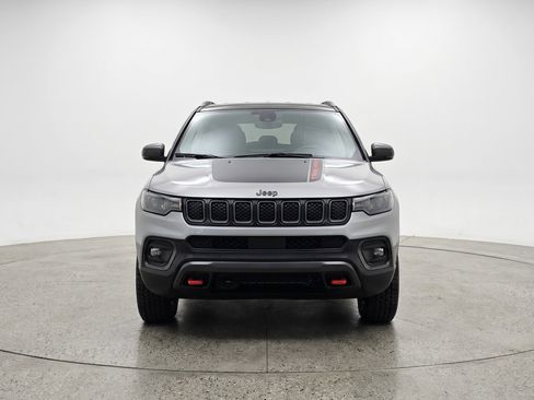 Used 2025 Jeep Compass Trailhawk AWD/4WD image 2