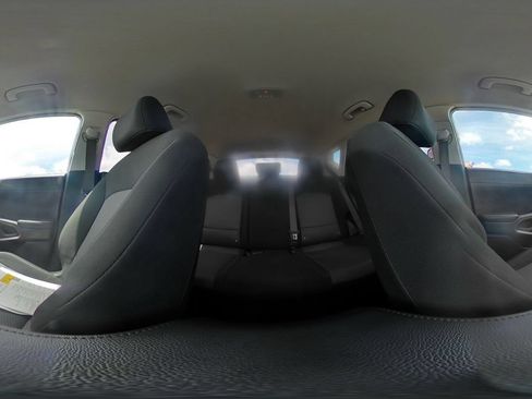 Used 2025 Kia Soul LX w/ LX Technology Package FWD image 37