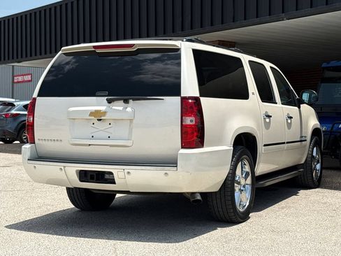 Used 2013 Chevrolet Suburban LTZ RWD image 9