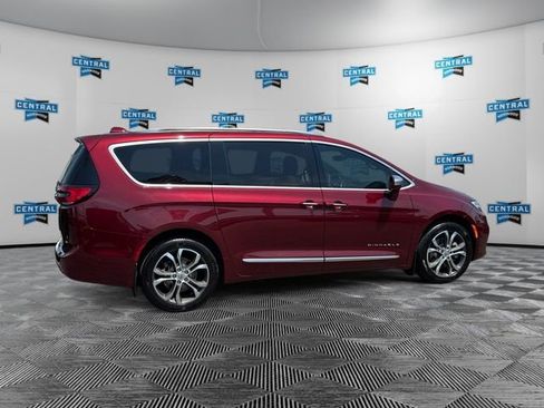 Used 2022 Chrysler Pacifica Pinnacle AWD/4WD image 4