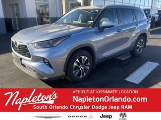 Used 2023 Toyota Highlander XLE video 1