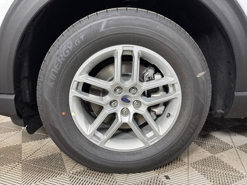 New 2027 Ford Explorer Active w/ Active Comfort Package RWD image 13
