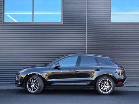 Used 2025 Porsche Macan image 2