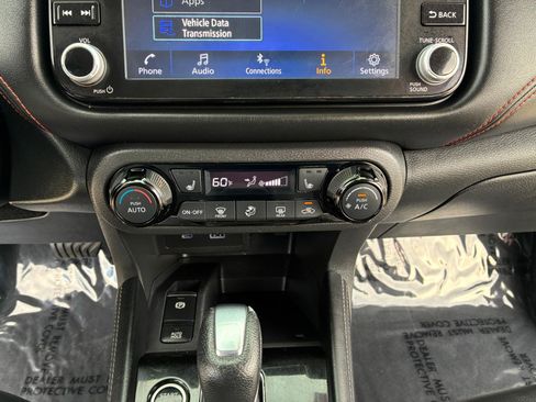 Used 2021 Nissan Kicks SR w/ SR Premium Package FWD image 21