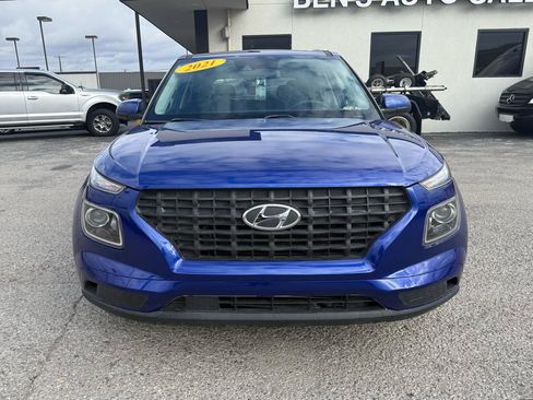 Used 2021 Hyundai Venue SE image 3