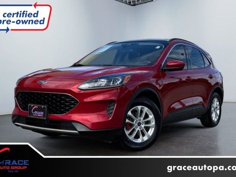 Used 2020 Ford Escape SE image 1
