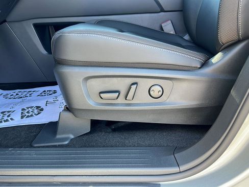 New 2025 Nissan Pathfinder SL image 27