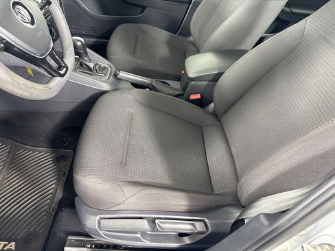 Used 2016 Volkswagen Jetta S image 12