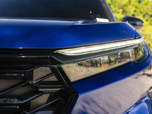 Used 2023 Honda CR-V Sport image 11