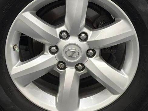 Used 2019 Lexus GX 460 AWD/4WD image 5