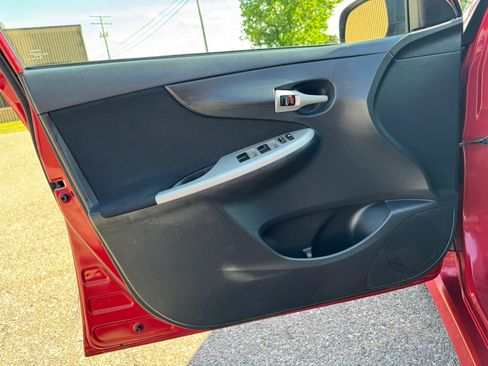 Used 2012 Toyota Corolla S FWD image 23