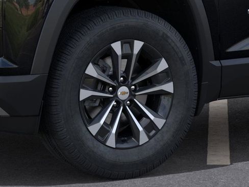 New 2026 Chevrolet Equinox LT w/ Convenience Package II AWD/4WD image 9