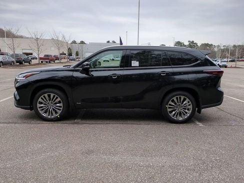 New 2026 Toyota Highlander Platinum image 7
