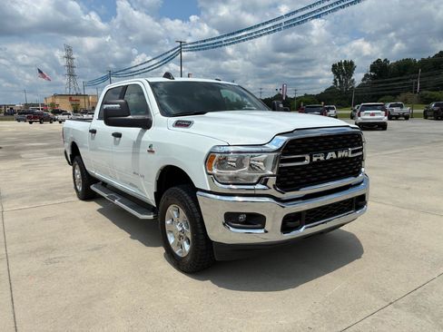 Used 2024 RAM 2500 Big Horn AWD/4WD image 4