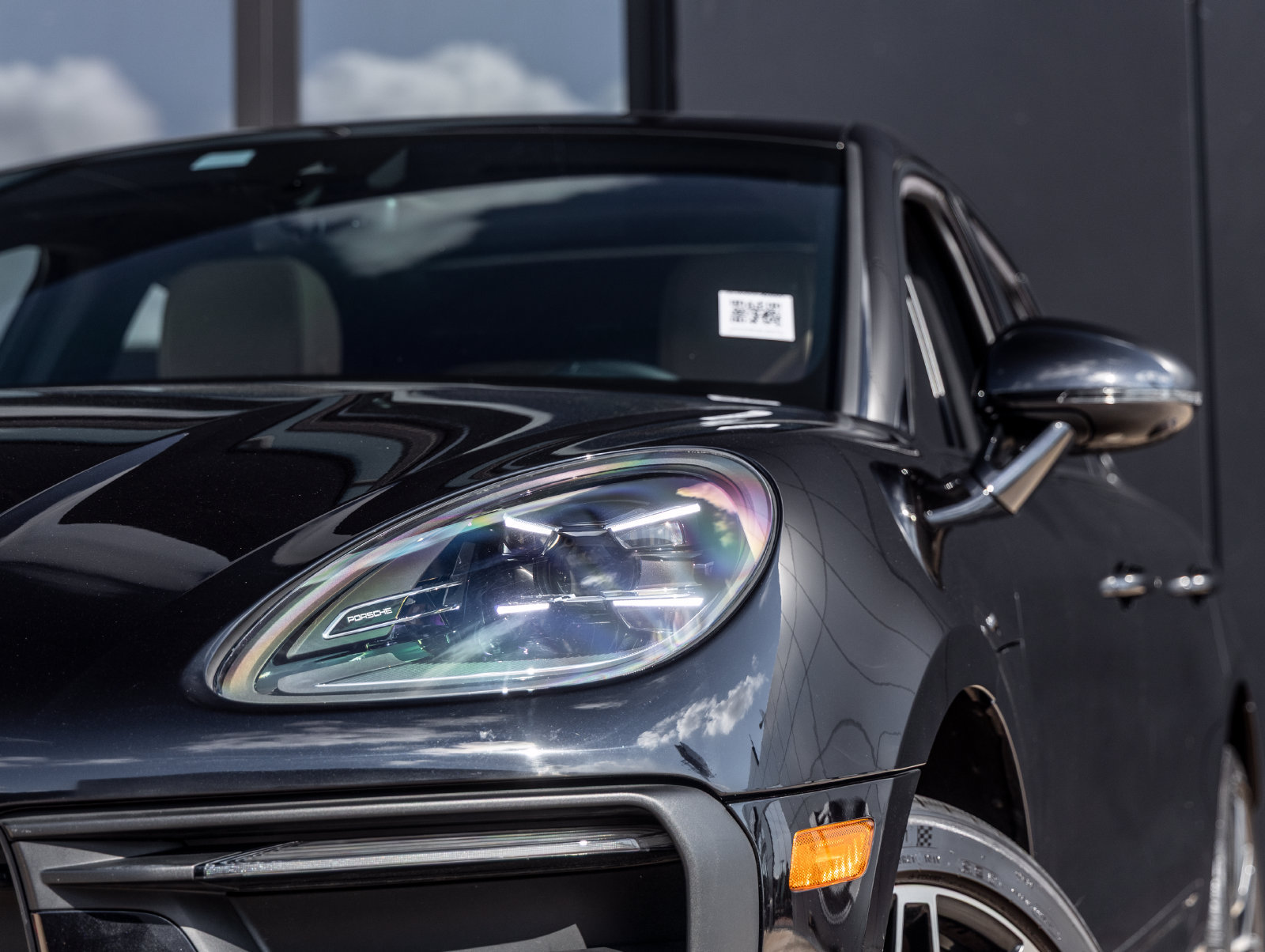 Certified 2024 Porsche Macan AWD/4WD image 16