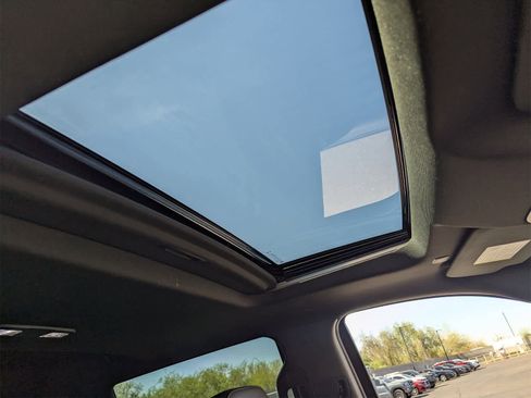 Used 2021 GMC Sierra 1500 AT4 w/ AT4 Premium Package image 10