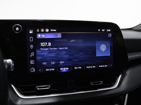 Used 2025 Chevrolet Equinox LT w/ Safety and Technology Package FWD image 24
