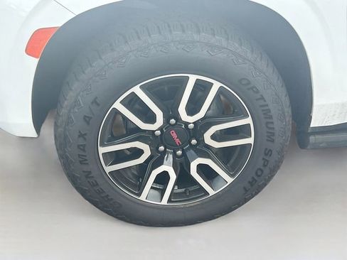 Used 2023 GMC Yukon XL AT4 AWD/4WD image 35