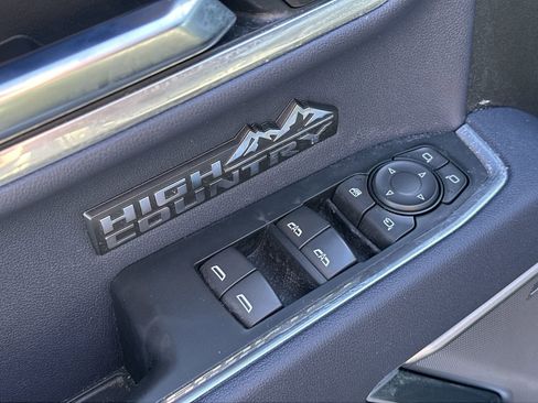 Certified 2025 Chevrolet Silverado 1500 High Country w/ Technology Package image 15