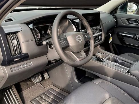 New 2026 Nissan Pathfinder SV image 7