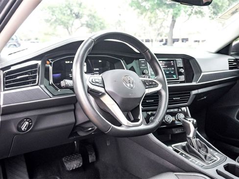 Used 2023 Volkswagen Jetta SE image 15