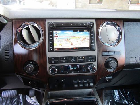 Used 2012 Ford F250 Lariat w/ Lariat Ultimate Pkg AWD/4WD image 19