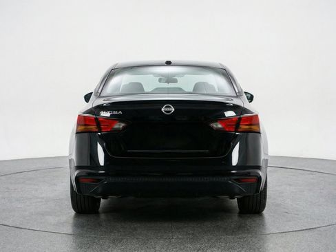 Used 2025 Nissan Altima 2.5 SV FWD image 7