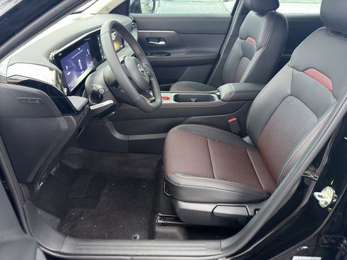 New 2026 Nissan Kicks SR w/ Cold Weather Package image 16