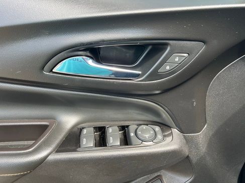 Used 2022 Chevrolet Equinox Premier image 16