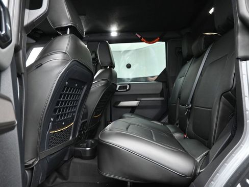 Used 2023 Ford Bronco Badlands image 10